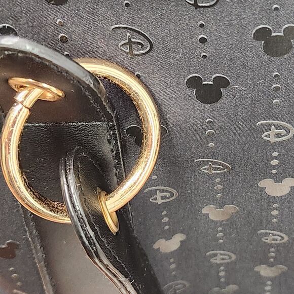 Disney Mickey Weekender Bag NWT - Picture 14 of 16